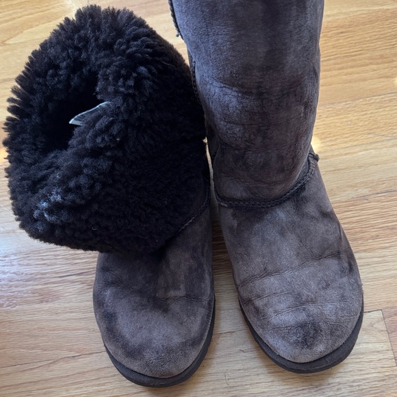 UGG Women's Tall Classic Winter Boots Brown - Picture 6 of 8